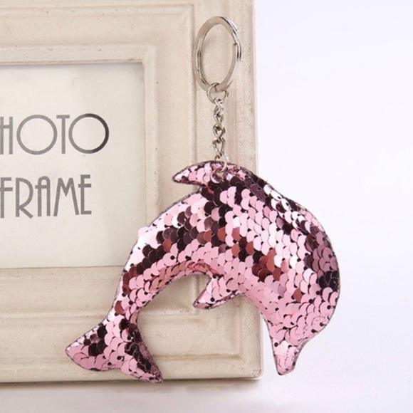 Pink Dolphin π¬ Keychain - Picture 1 of 1